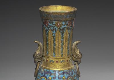 图片[2]-Copper vase in cloisonne enamels from a five-piece altar set, Qing dynasty (1644-1911)-China Archive